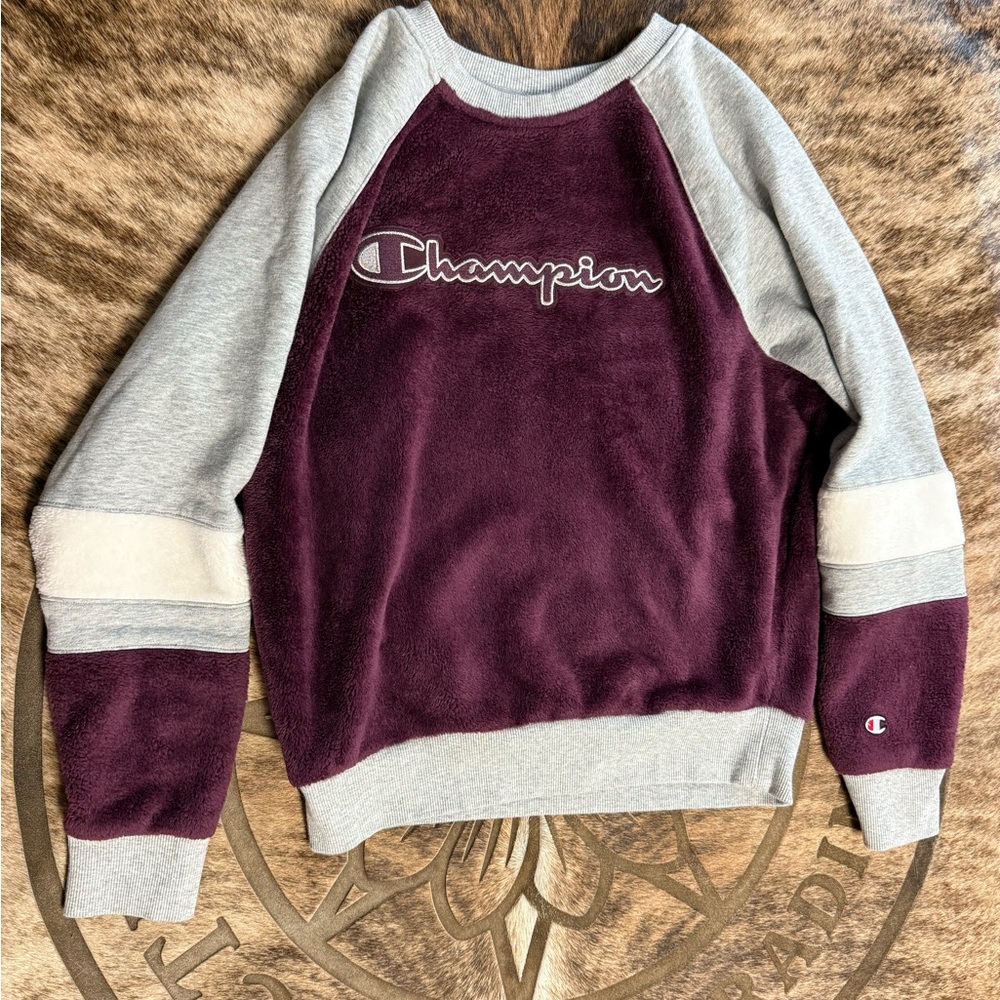 Women’s Champion Fleece-Lined Sweatshirt Size Medium- Pre-owned